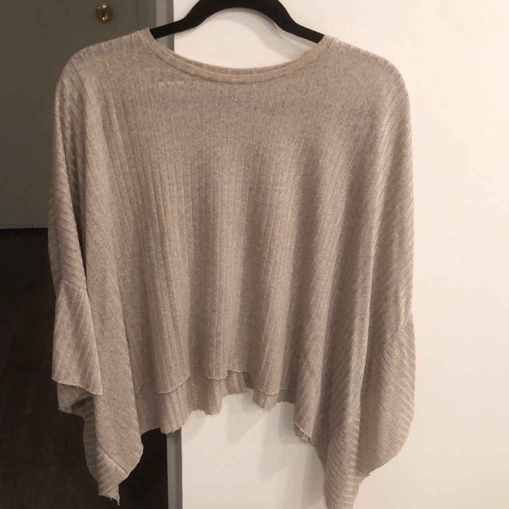 Flowy ZARA cropped top
